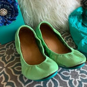 Mint Patent Tieks Size 8